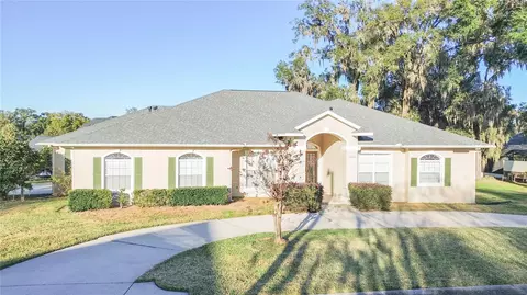 Exterior - 2243 SE Laurel Run Dr, Ocala, FL 34471 photo 6 of 12