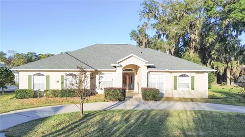 Exterior - 2243 SE Laurel Run Dr, Ocala, FL 34471 photo 3 of 12