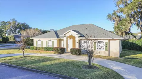 Exterior - 2243 SE Laurel Run Dr, Ocala, FL 34471 photo 5 of 12