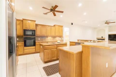 Kitchen - 2243 SE Laurel Run Dr, Ocala, FL 34471 photo 2 of 3