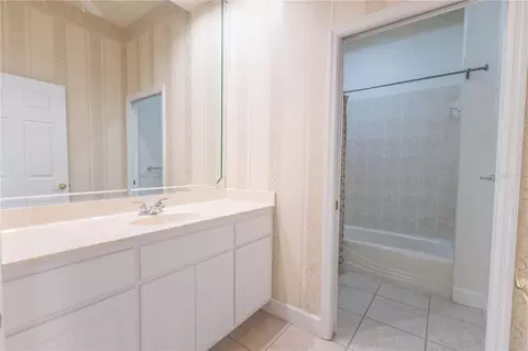 Bath - 2243 SE Laurel Run Dr, Ocala, FL 34471 photo 6 of 8