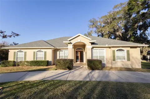 Exterior - 2243 SE Laurel Run Dr, Ocala, FL 34471 photo 10 of 12