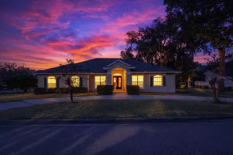 Exterior - 2243 SE Laurel Run Dr, Ocala, FL 34471 photo 2 of 12