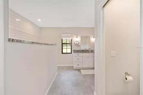 Bath - 8778 NW 130th St, Reddick, FL 32686 photo 2 of 8