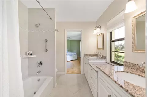Bath - 8778 NW 130th St, Reddick, FL 32686 photo 6 of 8
