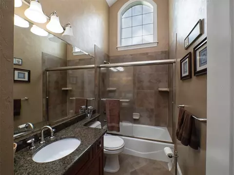 Bath - 8393 NW 110th St, Reddick, FL 32686 photo 3 of 5