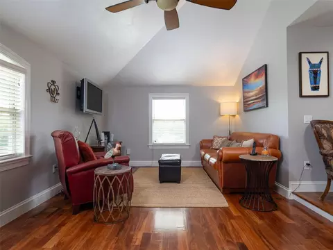 Living - 8393 NW 110th St, Reddick, FL 32686 photo 2 of 3