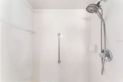 Bath - 9981 SW 103rd Pl, Ocala, FL 34481 photo 4 of 5