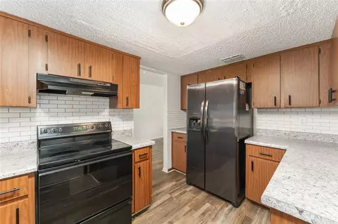 Kitchen - 9981 SW 103rd Pl, Ocala, FL 34481 photo 5 of 6