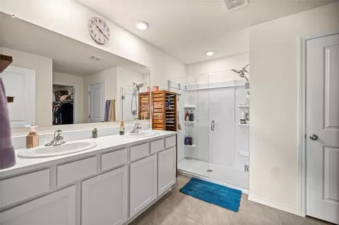 Bath - 207 SE 66th Ct, Ocala, FL 34472 photo 1 of 2