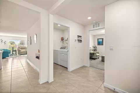 Entry Way - 207 SE 66th Ct, Ocala, FL 34472 photo 2 of 4