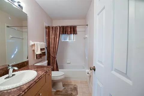 Bath - 9033 SE 135th Loop, Summerfield, FL 34491 photo 1 of 4