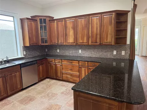 Kitchen - 1701 SE 28th St, Ocala, FL 34471 photo 3 of 5