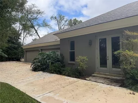 Exterior - 1701 SE 28th St, Ocala, FL 34471 photo 5 of 12