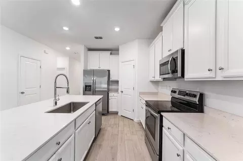 Kitchen - 7755 SW 74th Loop, Ocala, FL 34481 photo 3 of 3