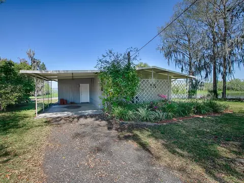 426 NW 5th Rd, Lake Panasoffkee, FL 33538