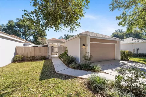 1928 NE 36th Ct, Ocala, FL 34470