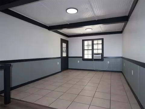 Living - 12100 NW 110th Ave, Reddick, FL 32686 photo 4 of 4
