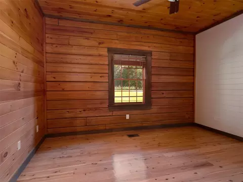Bedroom - 12100 NW 110th Ave, Reddick, FL 32686 photo 4 of 4