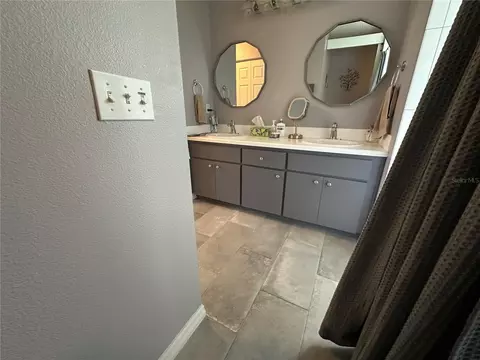 Bath - 9602 SW 93rd Loop, Ocala, FL 34481 photo 1 of 3