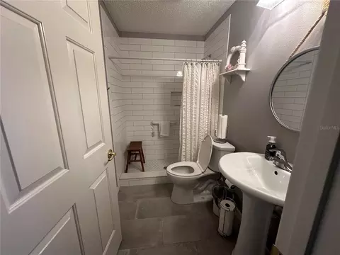 Bath - 9602 SW 93rd Loop, Ocala, FL 34481 photo 3 of 3