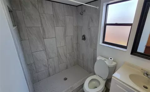 Bath - 3152 SE 50th Pl, Ocala, FL 34480 photo 3 of 3