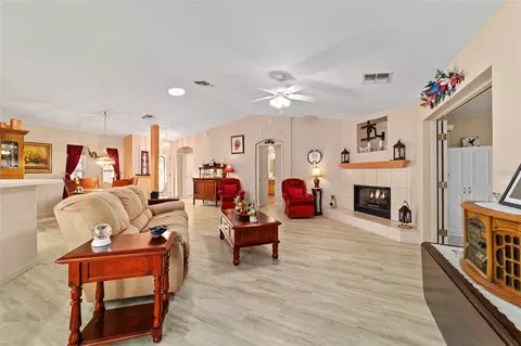 Living - 15680 SW 13th Cir, Ocala, FL 34473 photo 4 of 8