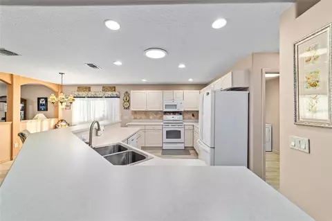 Kitchen - 15680 SW 13th Cir, Ocala, FL 34473 photo 3 of 8