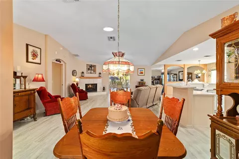 Dining - 15680 SW 13th Cir, Ocala, FL 34473 photo 5 of 9