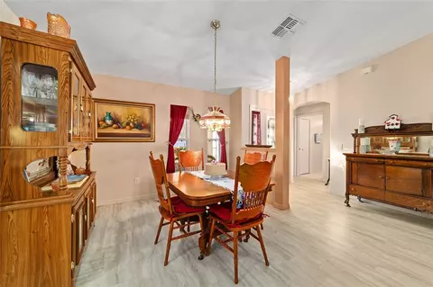 Dining - 15680 SW 13th Cir, Ocala, FL 34473 photo 7 of 9