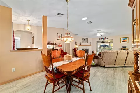 Dining - 15680 SW 13th Cir, Ocala, FL 34473 photo 4 of 9