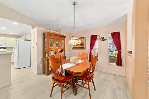 Dining - 15680 SW 13th Cir, Ocala, FL 34473 photo 6 of 9