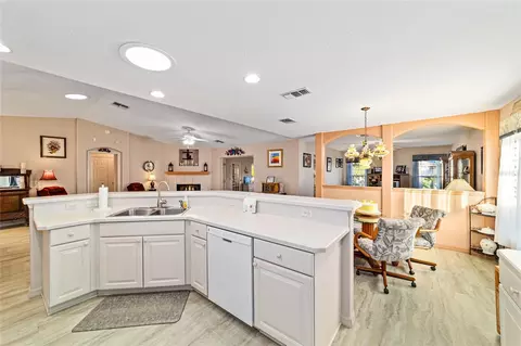 Kitchen - 15680 SW 13th Cir, Ocala, FL 34473 photo 7 of 8