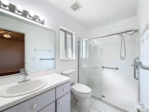 Bath - 6175 SW 98th Loop, Ocala, FL 34476 photo 3 of 3