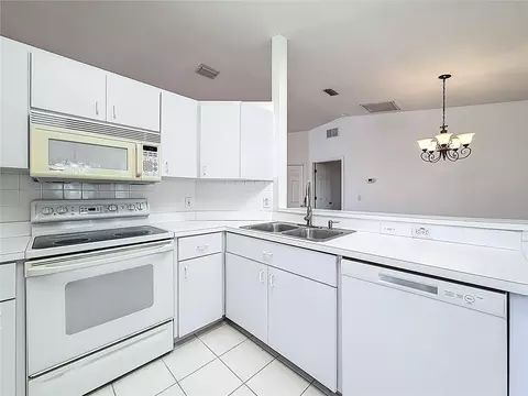 Kitchen - 6175 SW 98th Loop, Ocala, FL 34476 photo 5 of 7