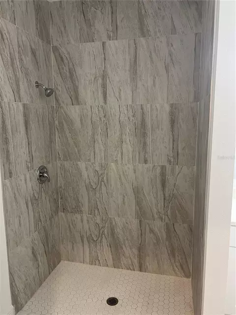 Bath - 4455 SE 24th St, Ocala, FL 34471 photo 2 of 3