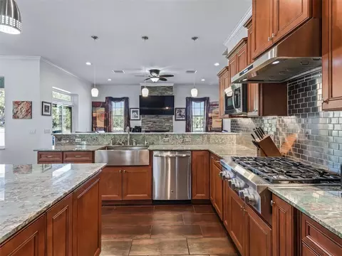 Kitchen - 19351 E Levy St, Williston, FL 32696 photo 3 of 7