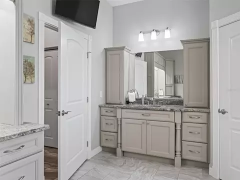 Bath - 19351 E Levy St, Williston, FL 32696 photo 5 of 8