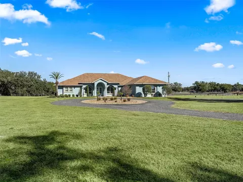 19351 E Levy St, Williston, FL 32696