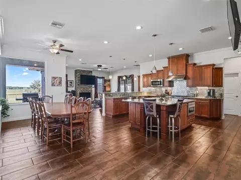 Dining - 19351 E Levy St, Williston, FL 32696 photo 1 of 2