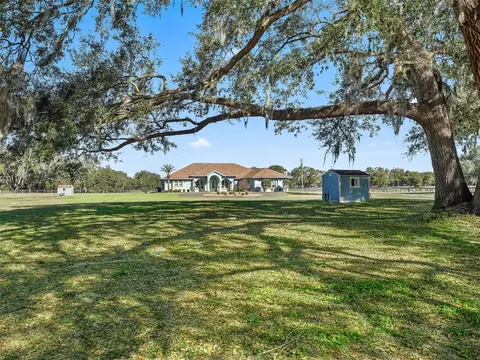 Exterior - 19351 E Levy St, Williston, FL 32696 photo 3 of 7