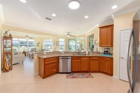 Kitchen - 9479 SW 71st Loop, Ocala, FL 34481 photo 4 of 5