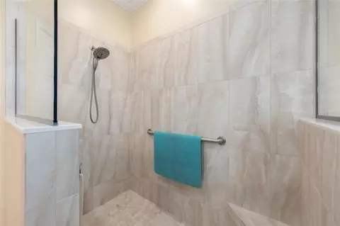 Bath - 9479 SW 71st Loop, Ocala, FL 34481 photo 6 of 6