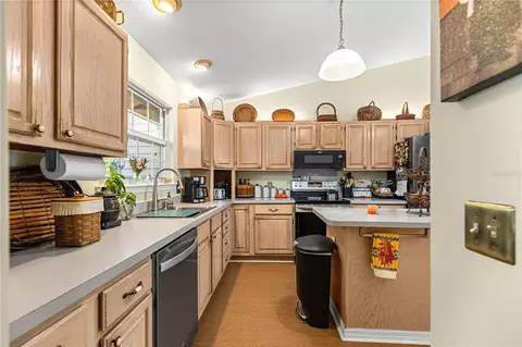 Kitchen - 3644 SE 22nd Ave, Ocala, FL 34471 photo 3 of 4