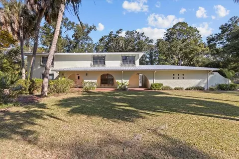 155 S Court St, Bronson, FL 32621