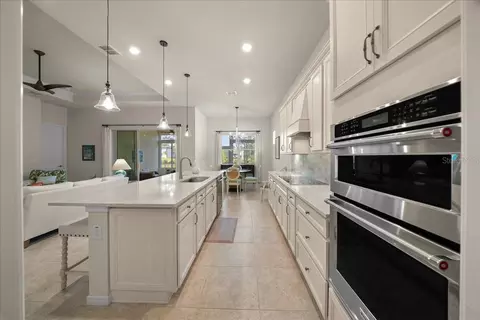 Kitchen - 9432 SW 56th Loop, Ocala, FL 34481 photo 6 of 8