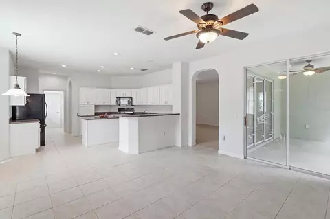Living - 8368 SW 79th Cir, Ocala, FL 34476 photo 7 of 9
