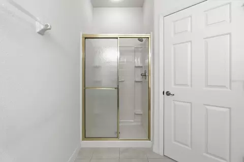 Bath - 8368 SW 79th Cir, Ocala, FL 34476 photo 2 of 3
