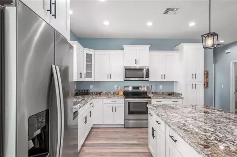 Kitchen - 2839 NE 43rd Rd, Ocala, FL 34470 photo 4 of 5