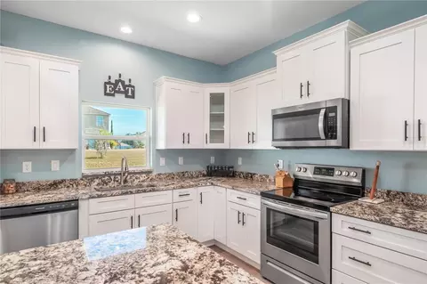 Kitchen - 2839 NE 43rd Rd, Ocala, FL 34470 photo 2 of 5